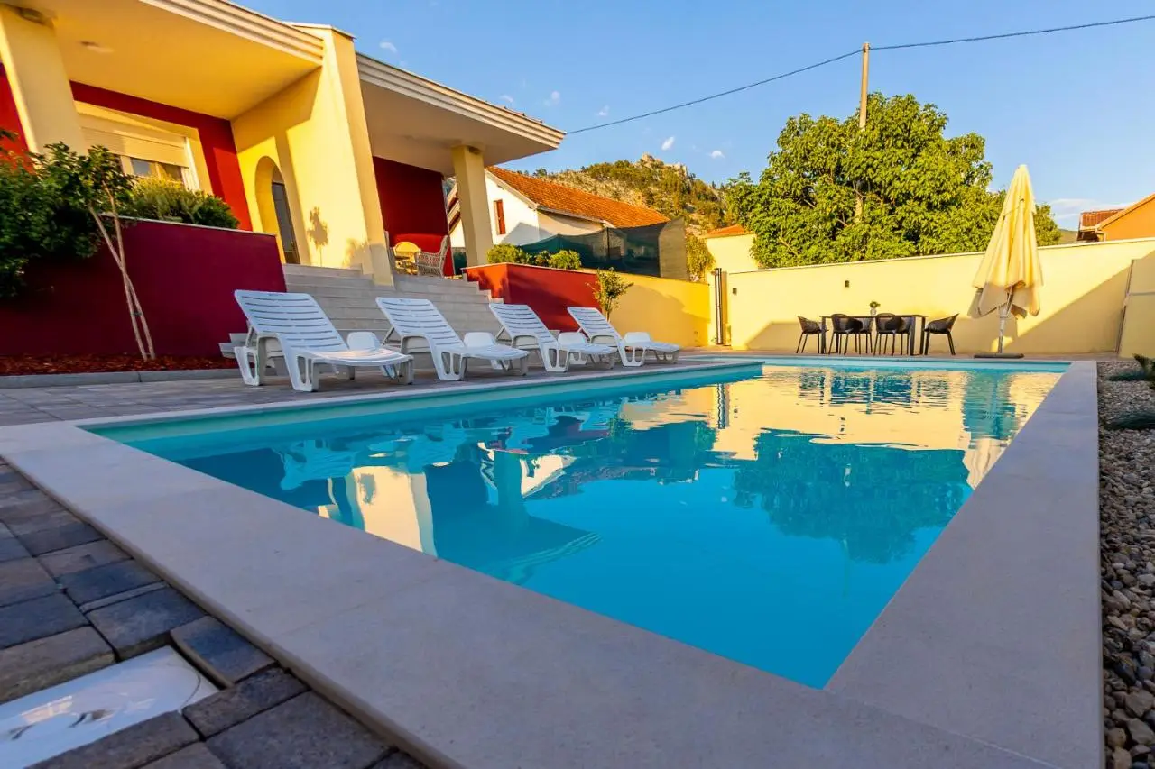 Villa Bona - Private Pool Oasis