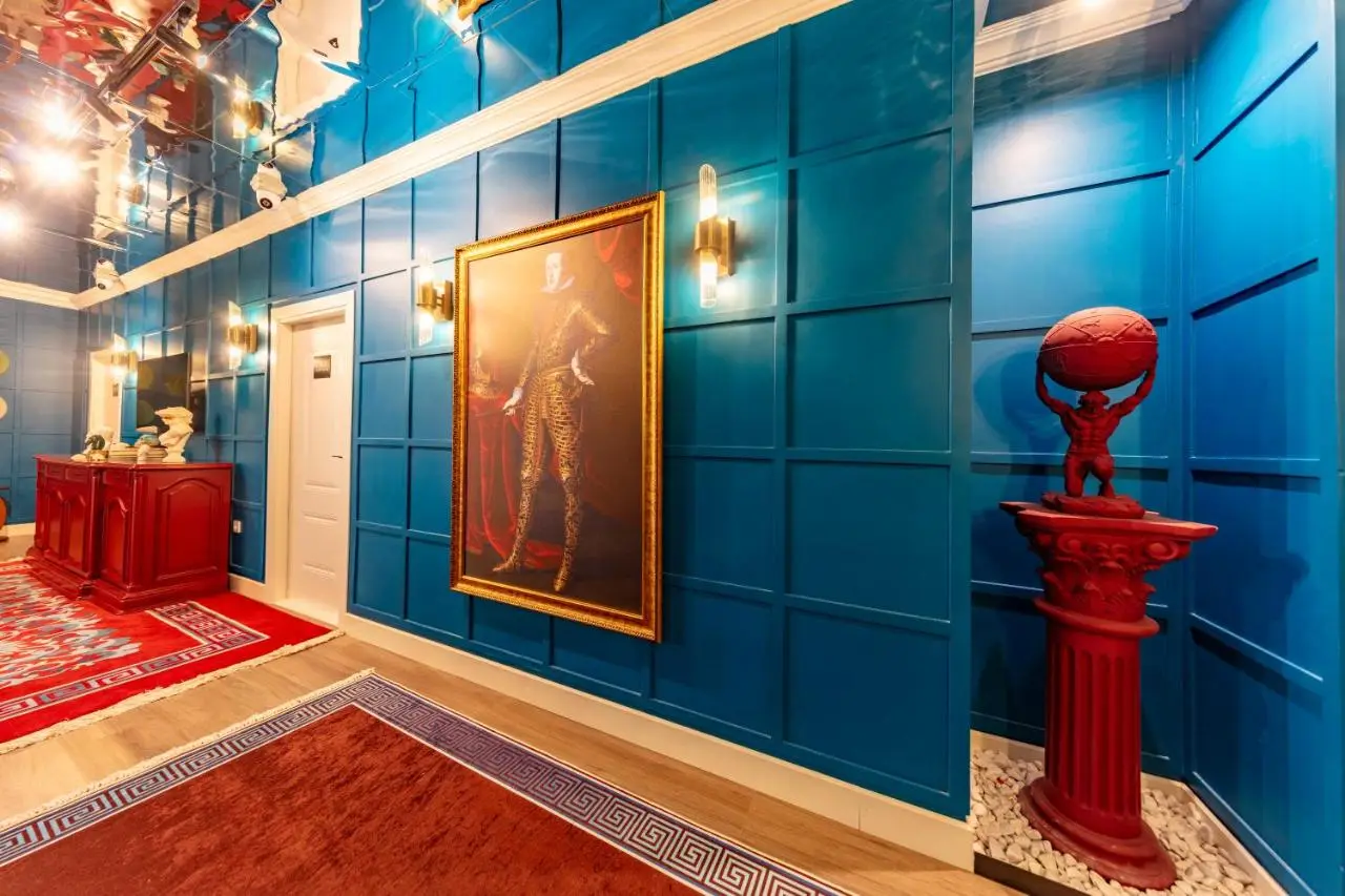 Hexa Suites Hotel