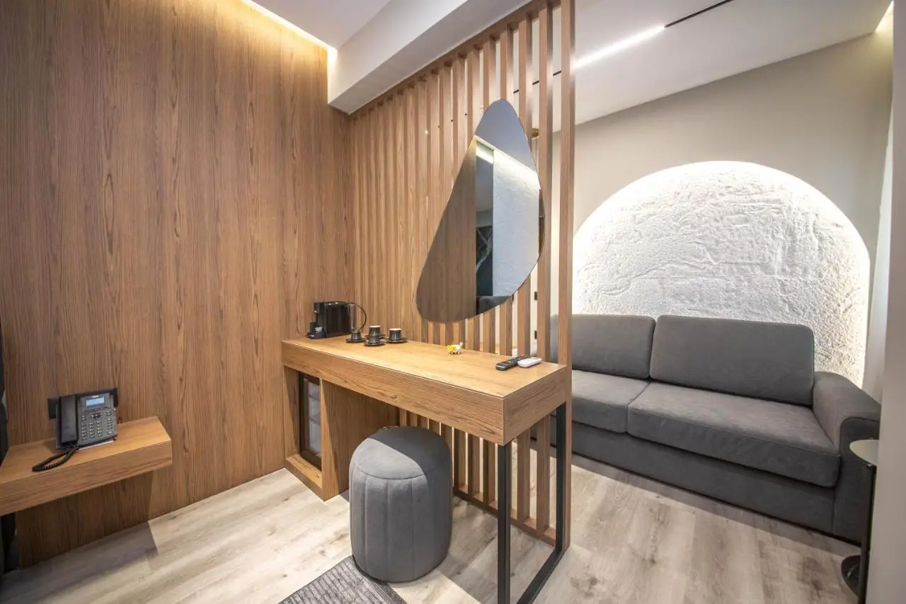 Noam Luxury Hotel