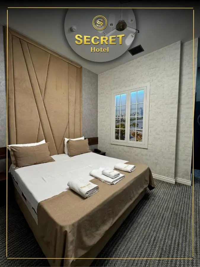 SECRET HOTEL