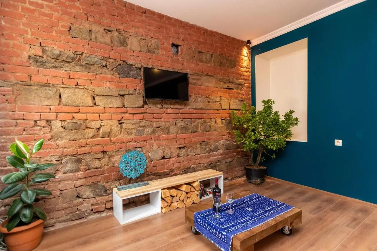 Giorgi's apartment