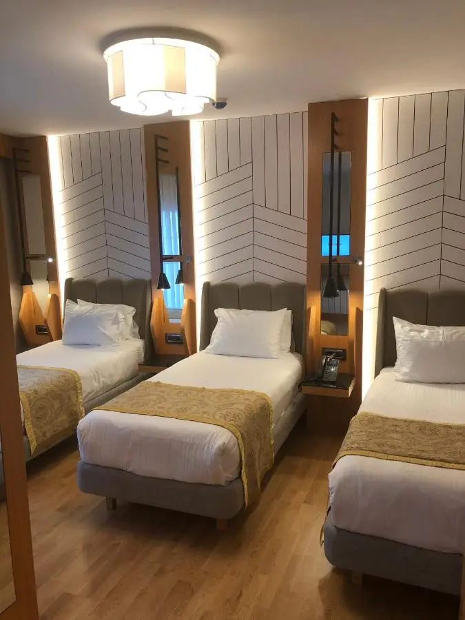 Maywood Hotel