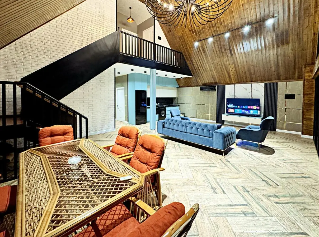 Black A-Frame Luxury Chalet & Pool
