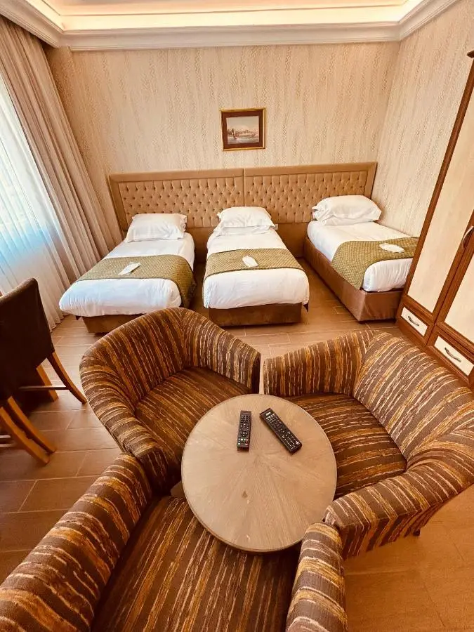 Lily Rooms