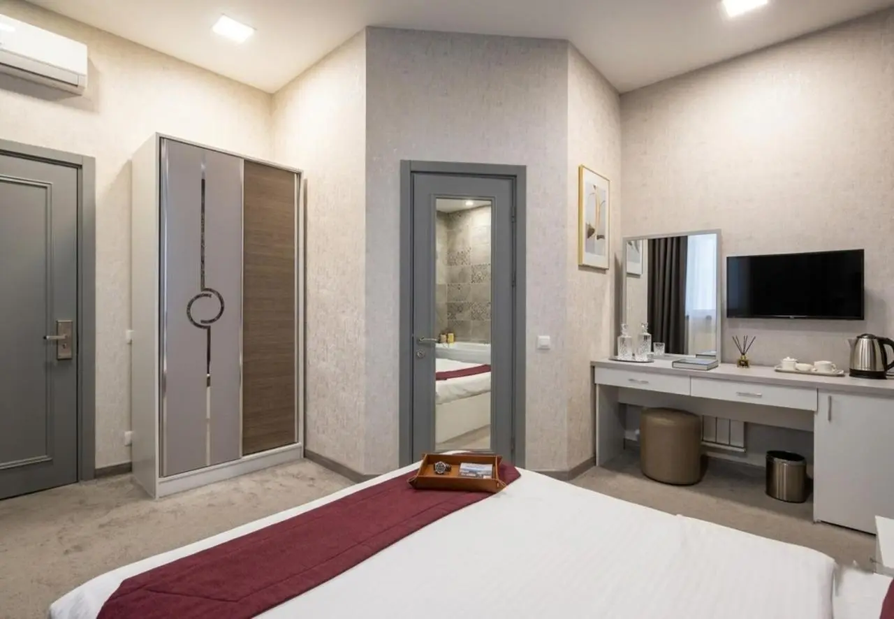 Sunday Luxury Hotel