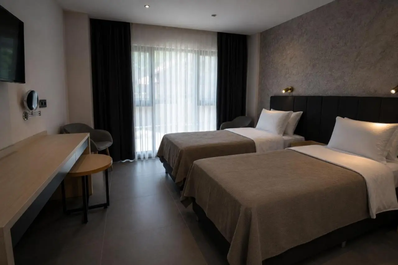 Demederon Hotel