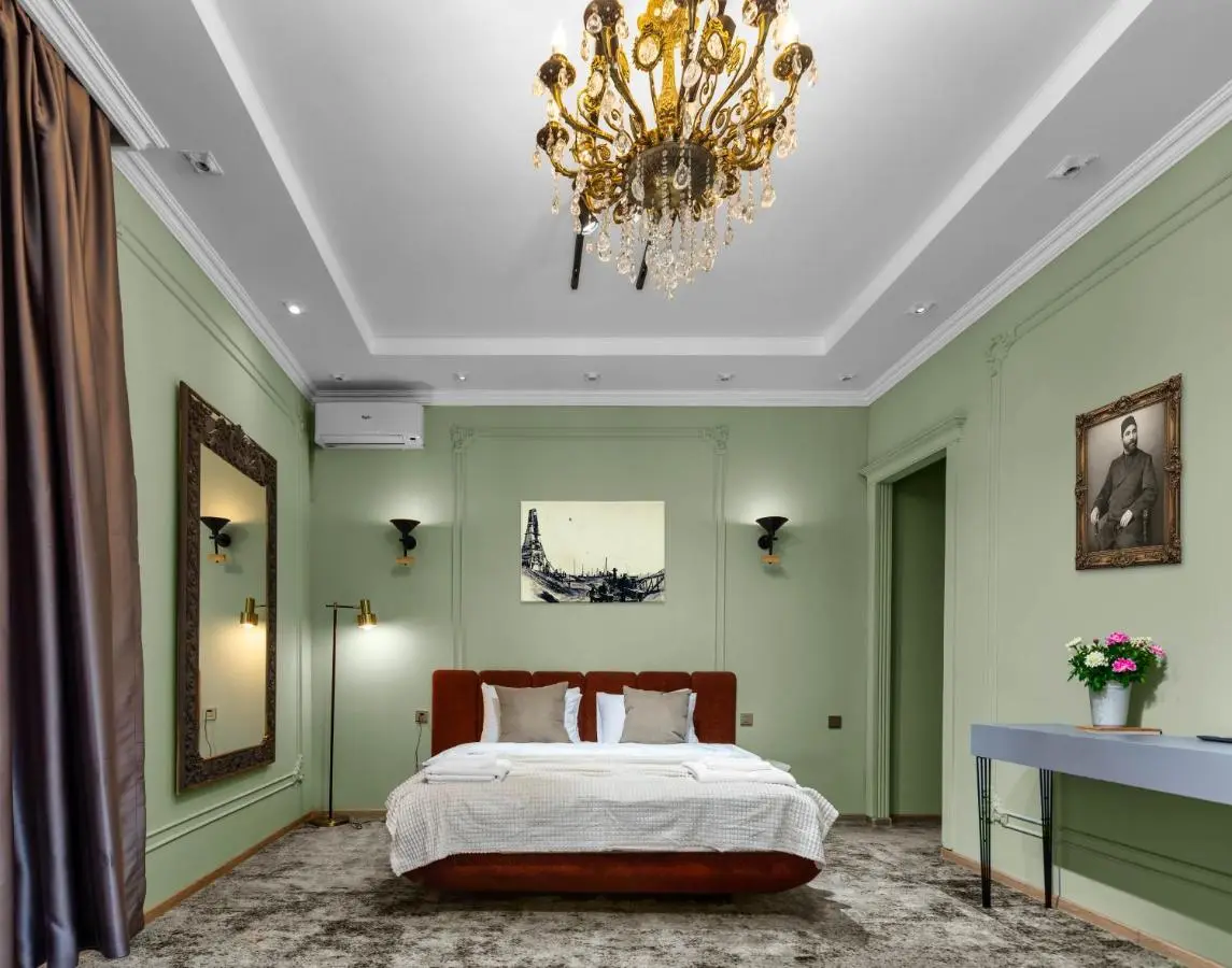 Old Money Boutique Hotel