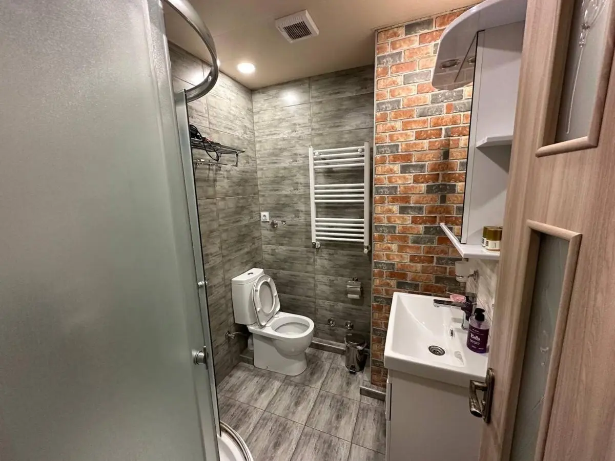 5 Rooms near 300 Aragveli metro station