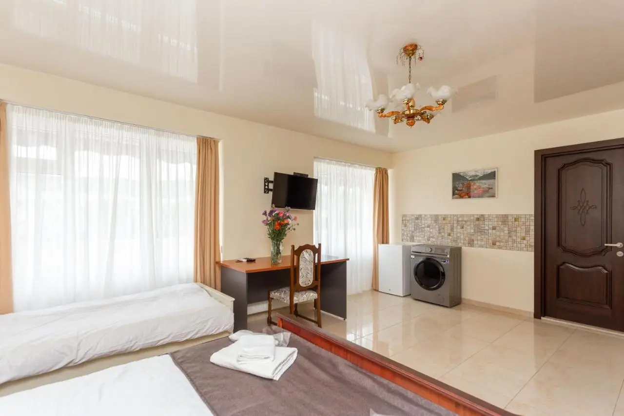 Prime location Apartment with Three Bedroom