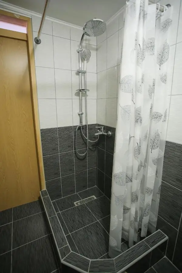 Hostel Adi
