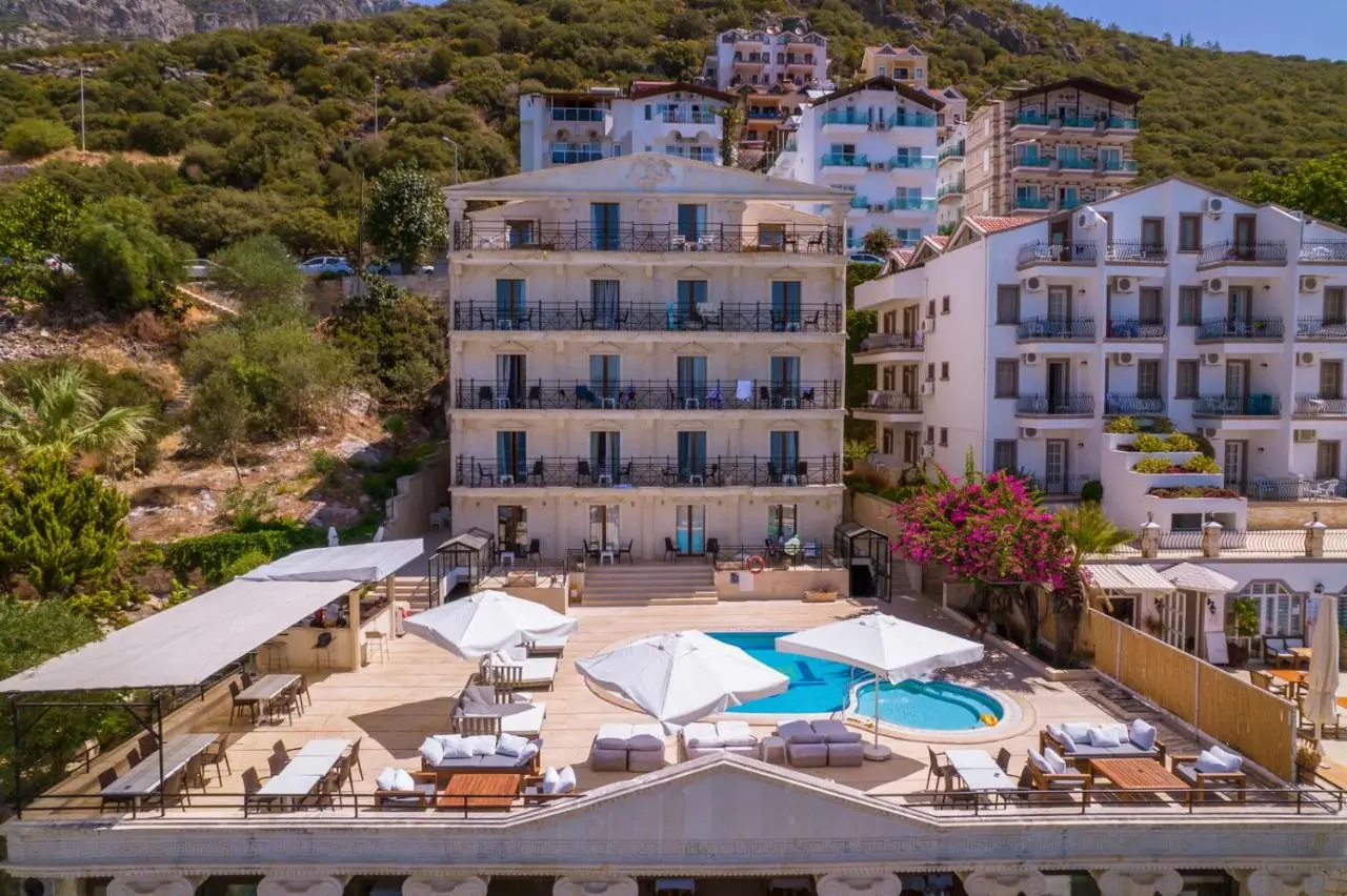 Hera Hotel