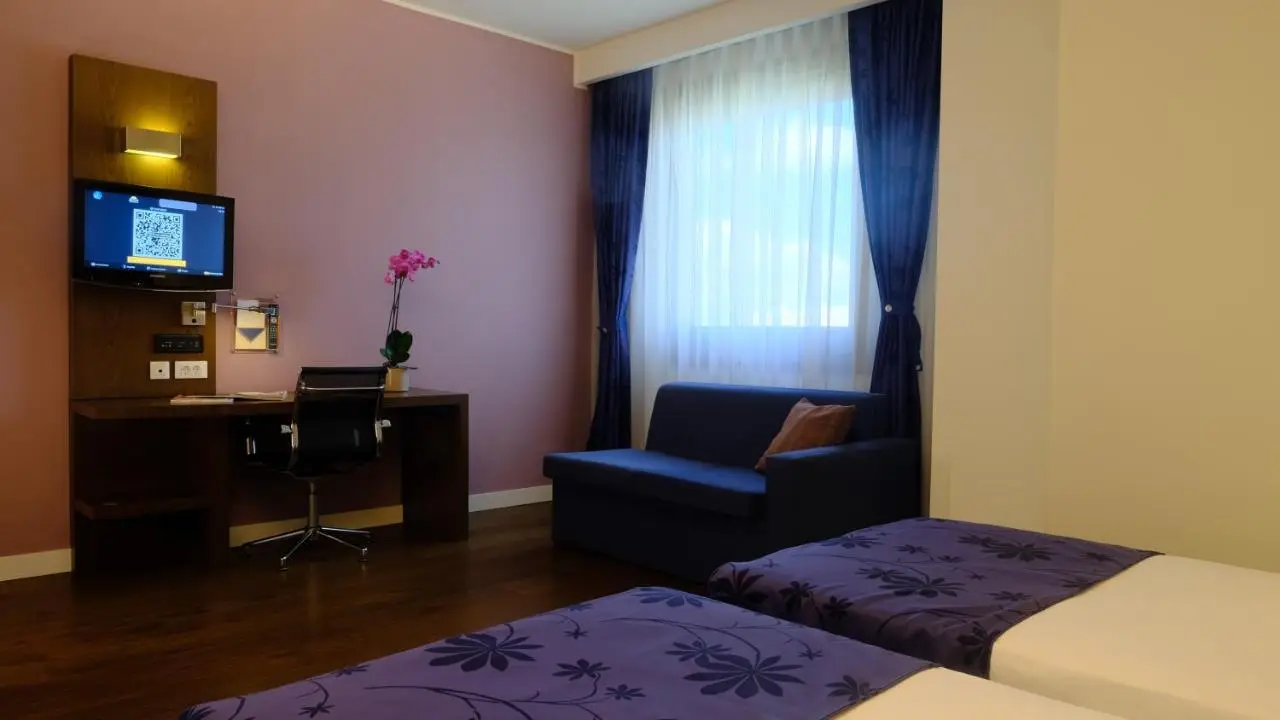 FEZ INN Hotel