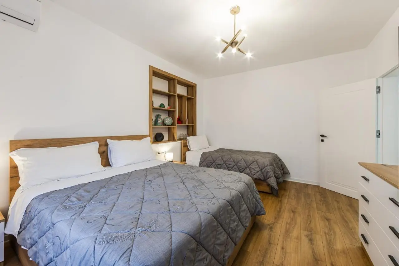 City Center Apartment Cozy 1BR with Patio by PikHost