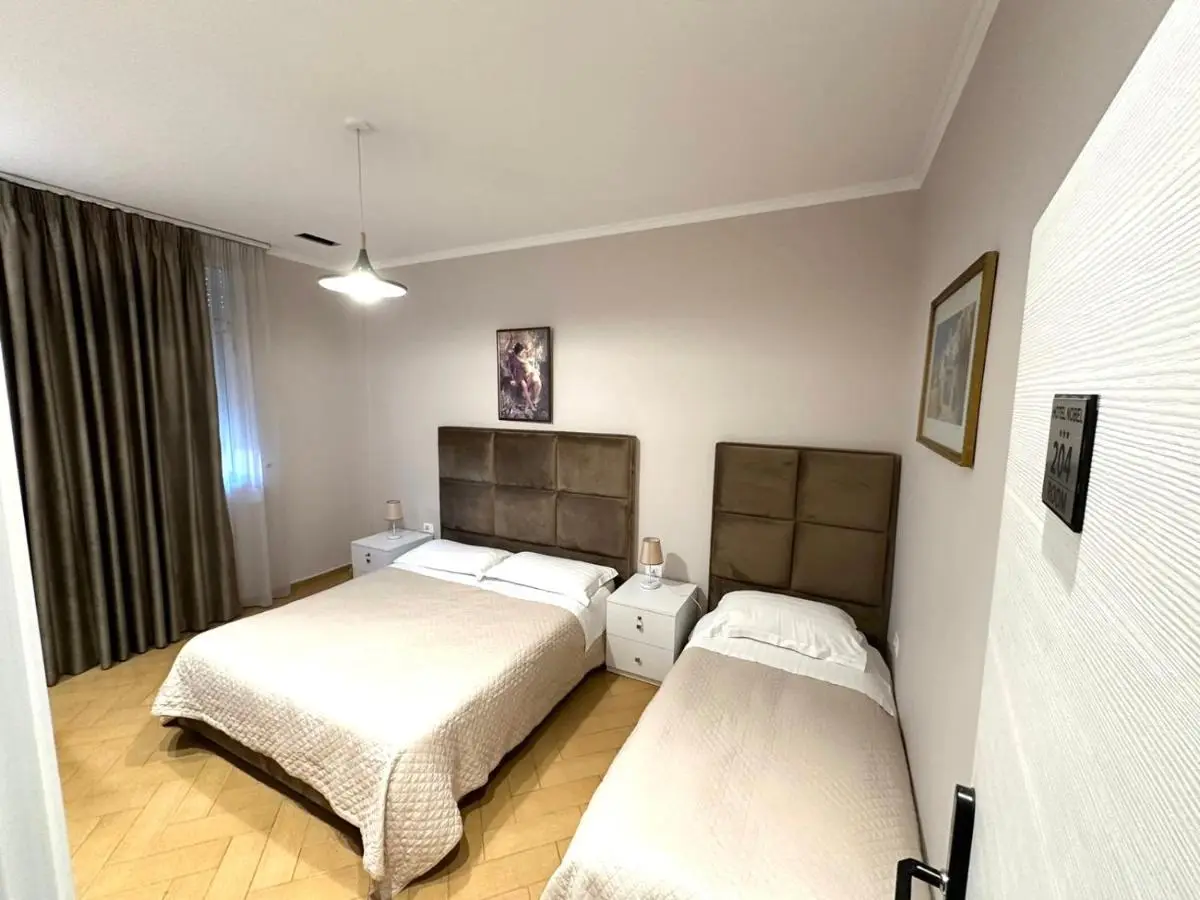 HOTEL NOBEL CENTER