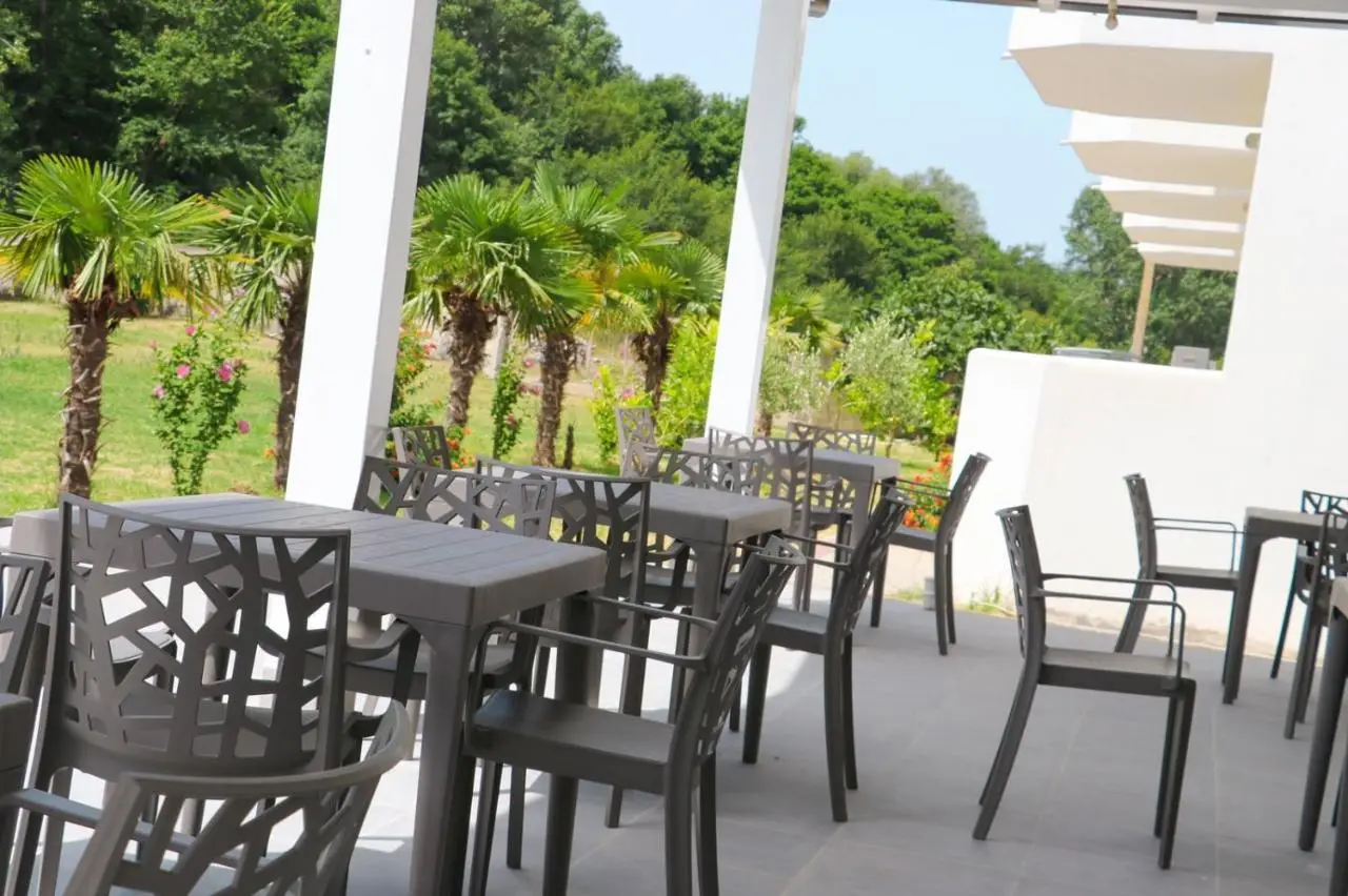 Hotel Velipoja Village