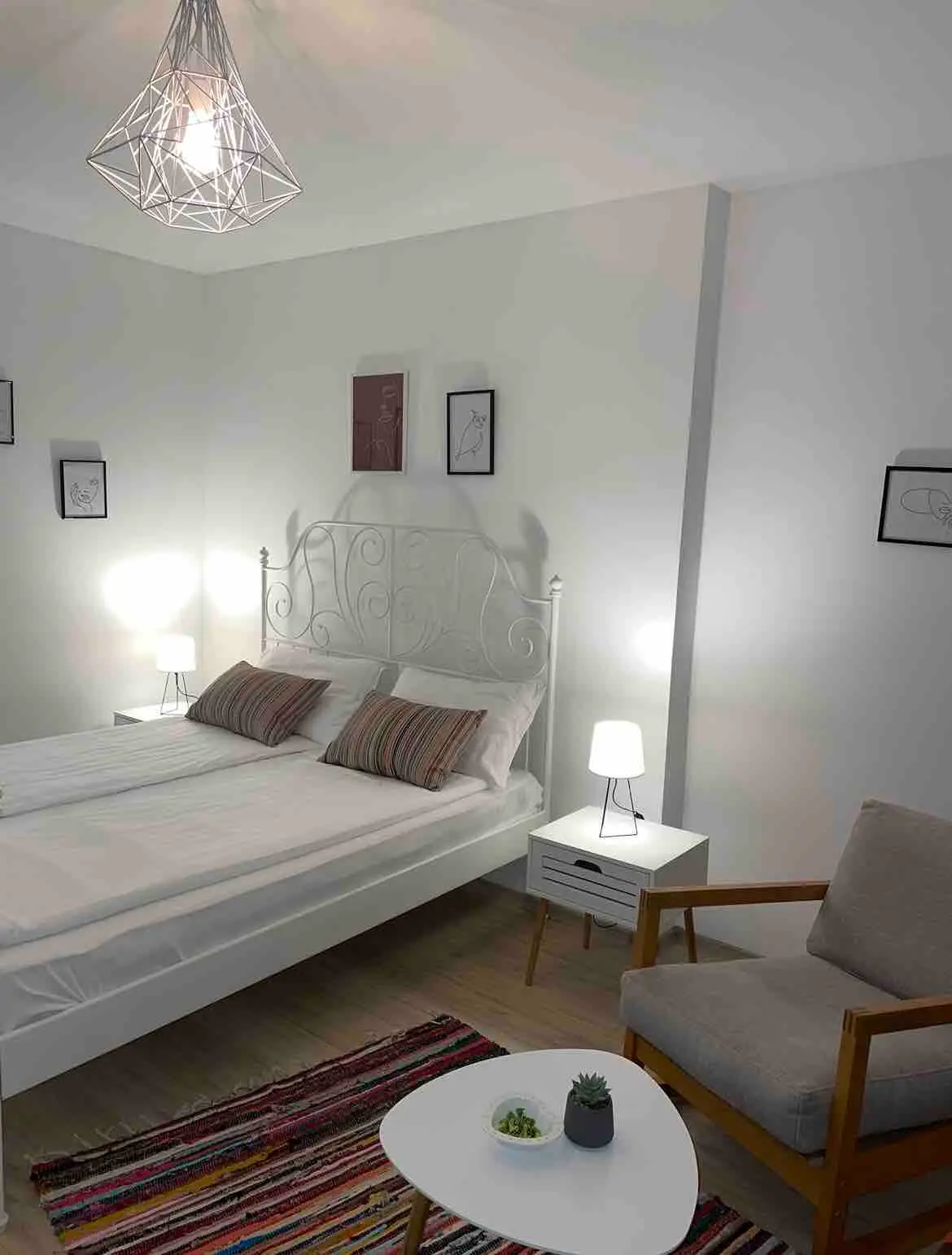 Beautiful White Studio Apartment Lejla