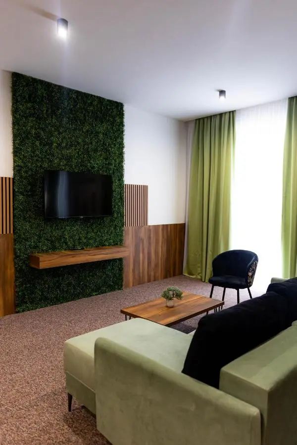 Hostel Tron