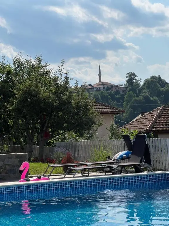 Luxury 2 bedroom apartment with pool