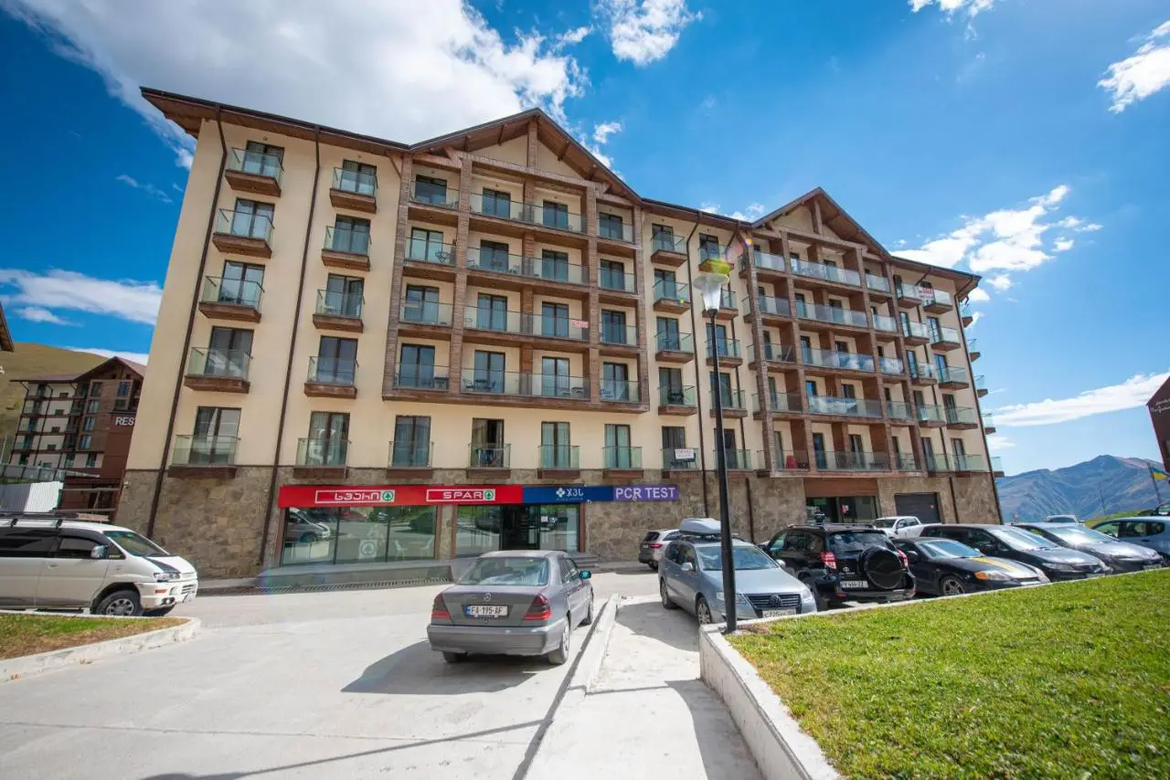 Best location new Gudauri and Own park place!!