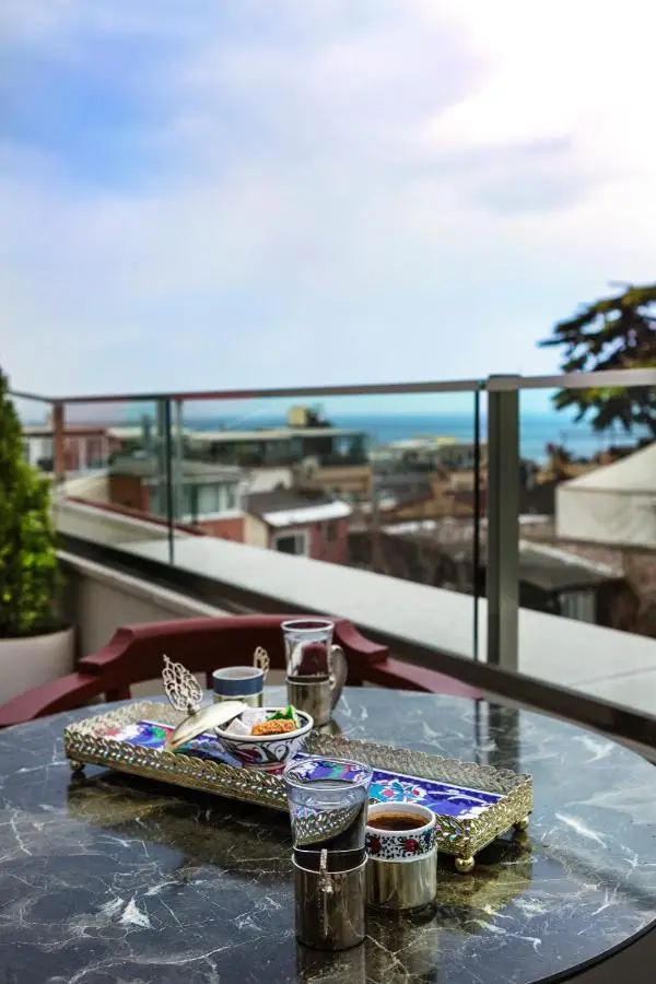 Obelisk Hotel & Suites