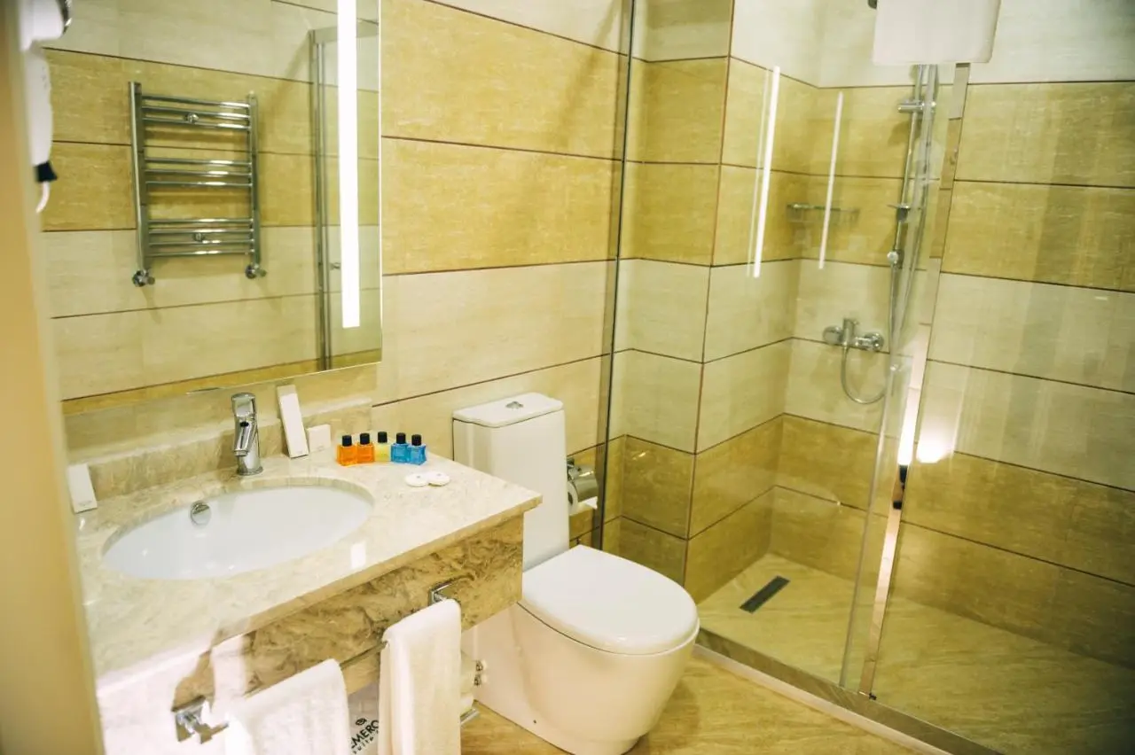Emerald Suite Hotel