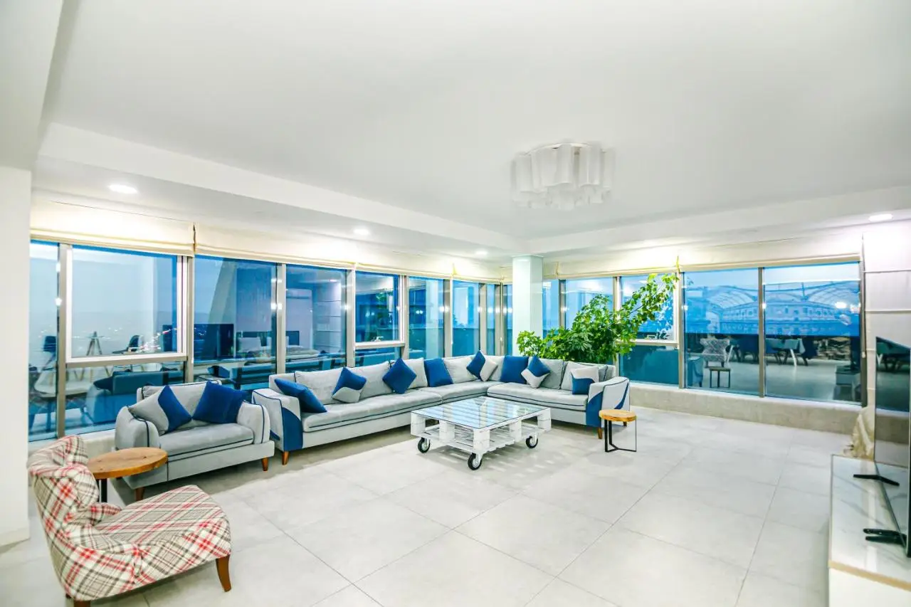 LUXURY SKY Apartment MEGAFUN Residance