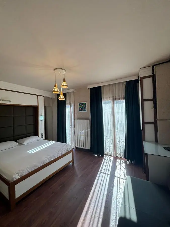 Mezzo Hotel