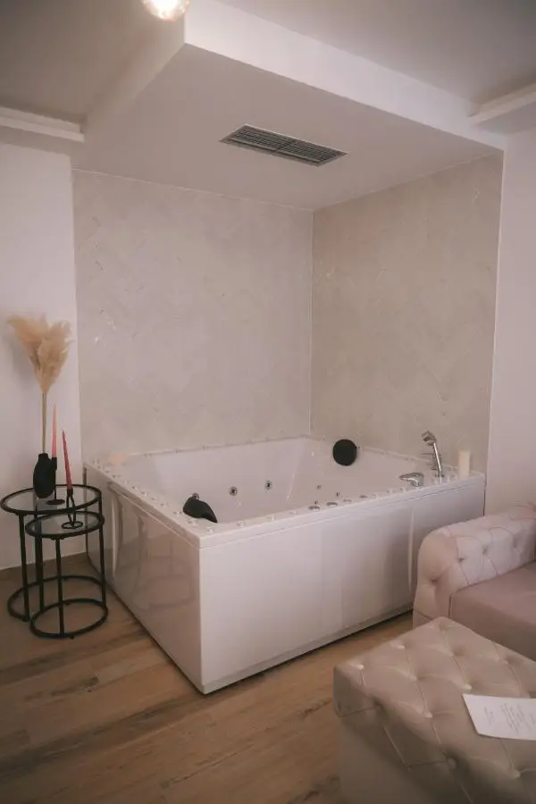 Luxury Jacuzzi Apartment