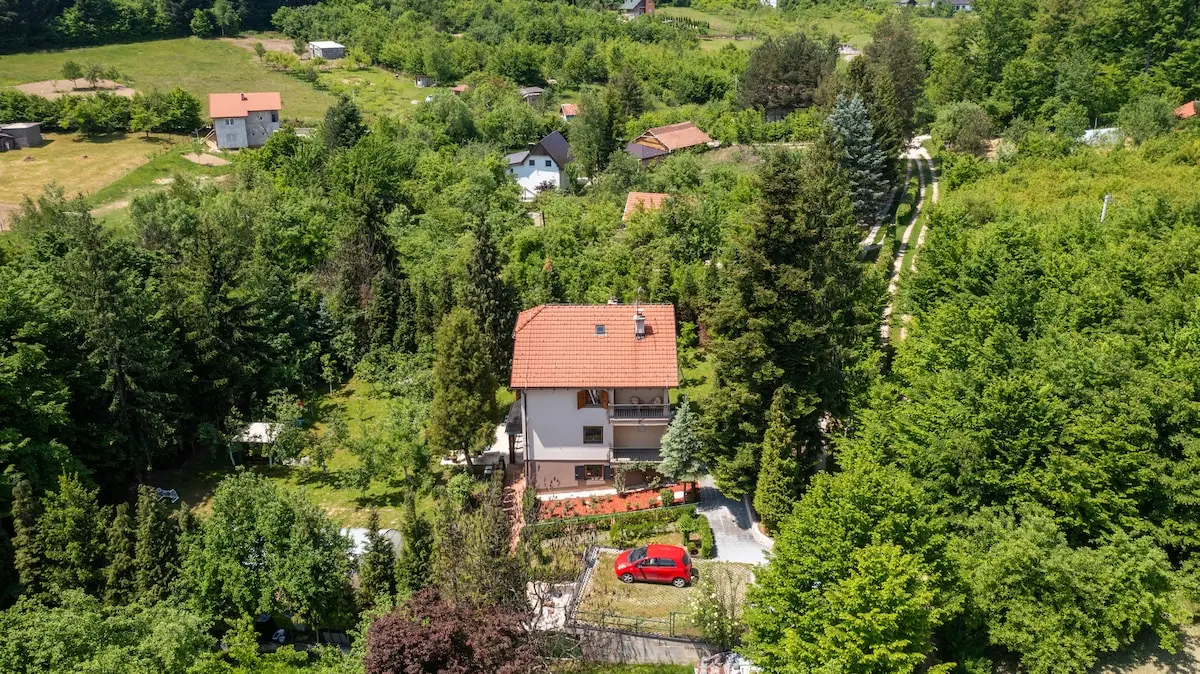 6BDR Holiday Nest - Green Aris