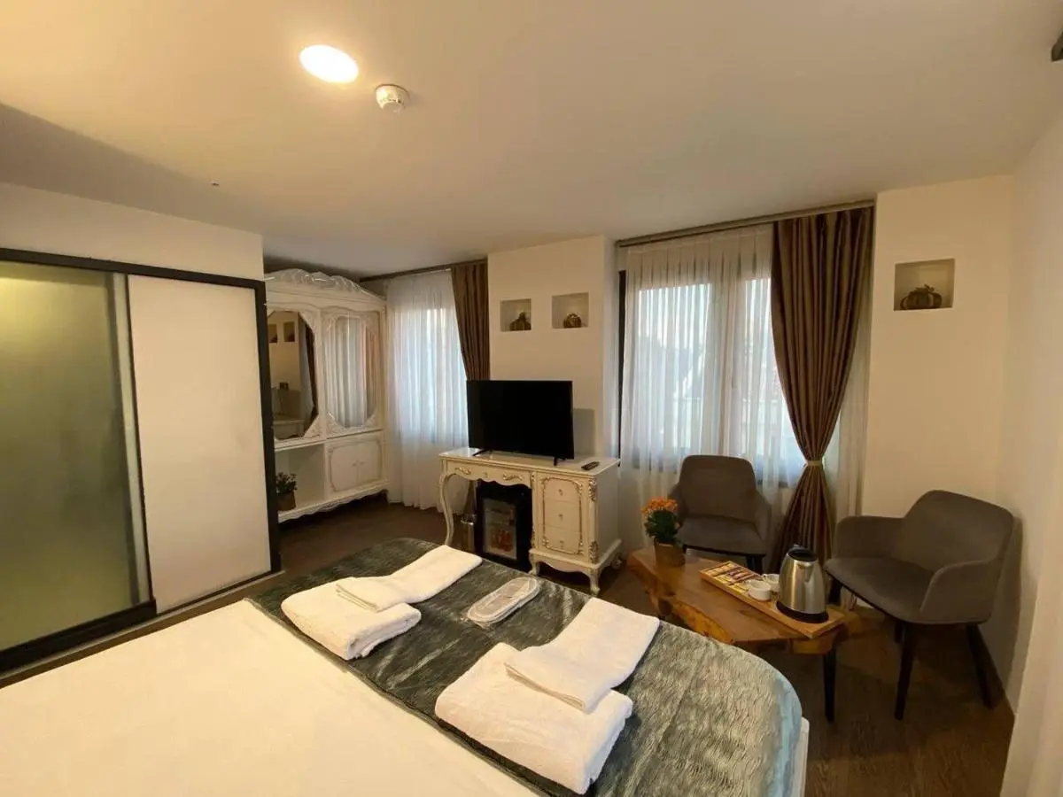 Pandora Hotel