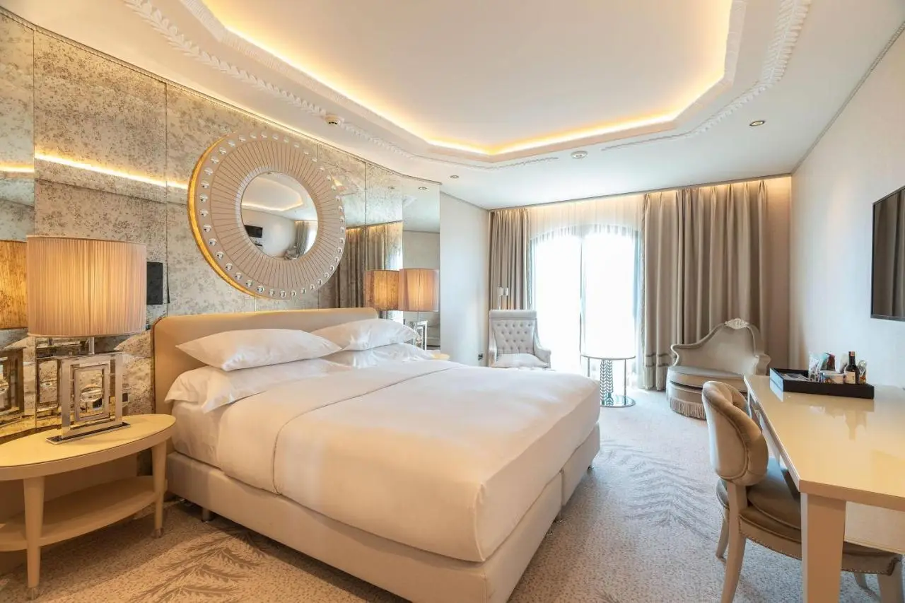 Wyndham Grand Istanbul Kalamış Marina Hotel