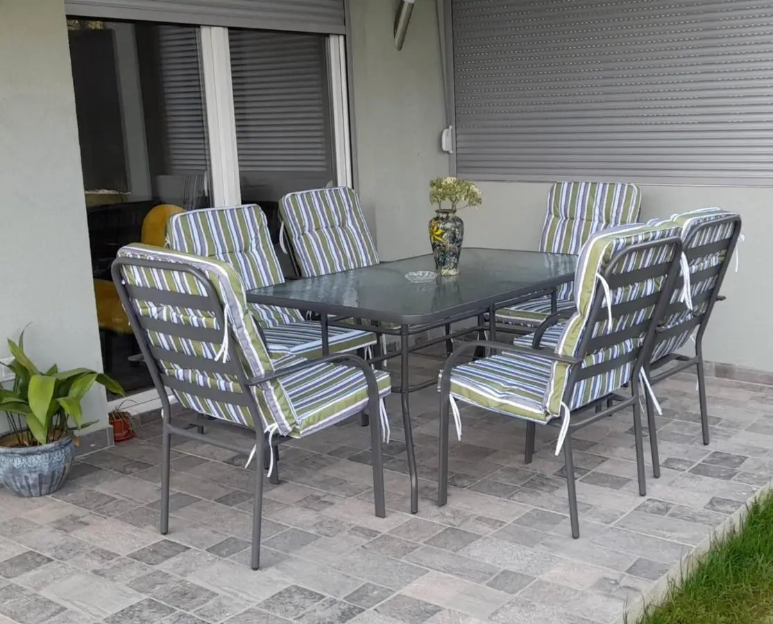 Ravne weekend house