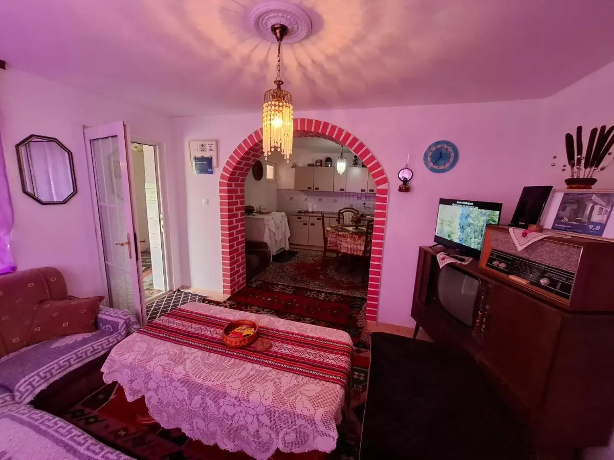 Retro Retreat Izačić