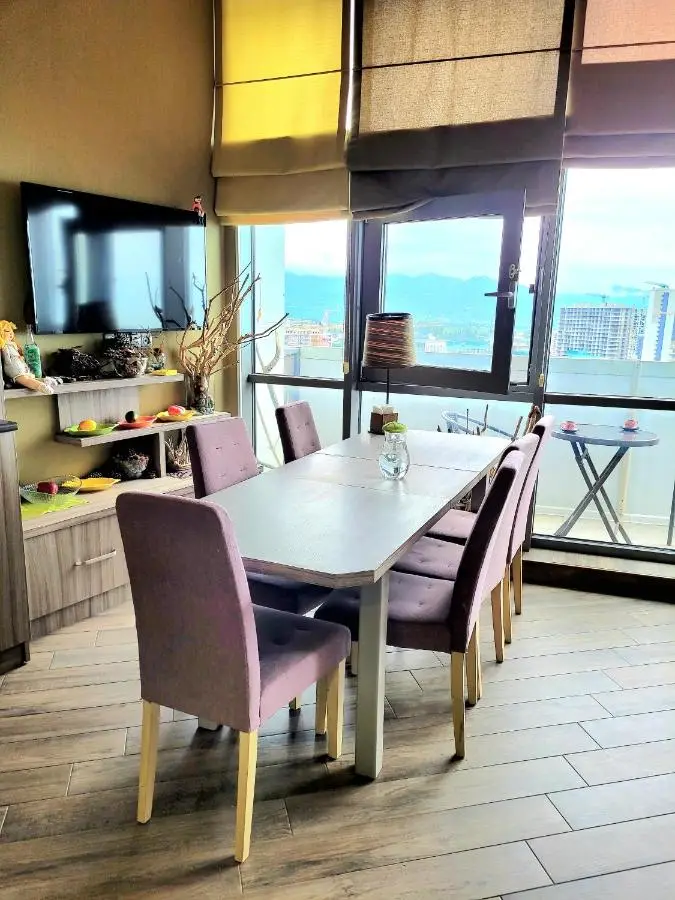 2 levels penthouse with a SUNSET SEA VIEW! Balcony and window 8x4m!