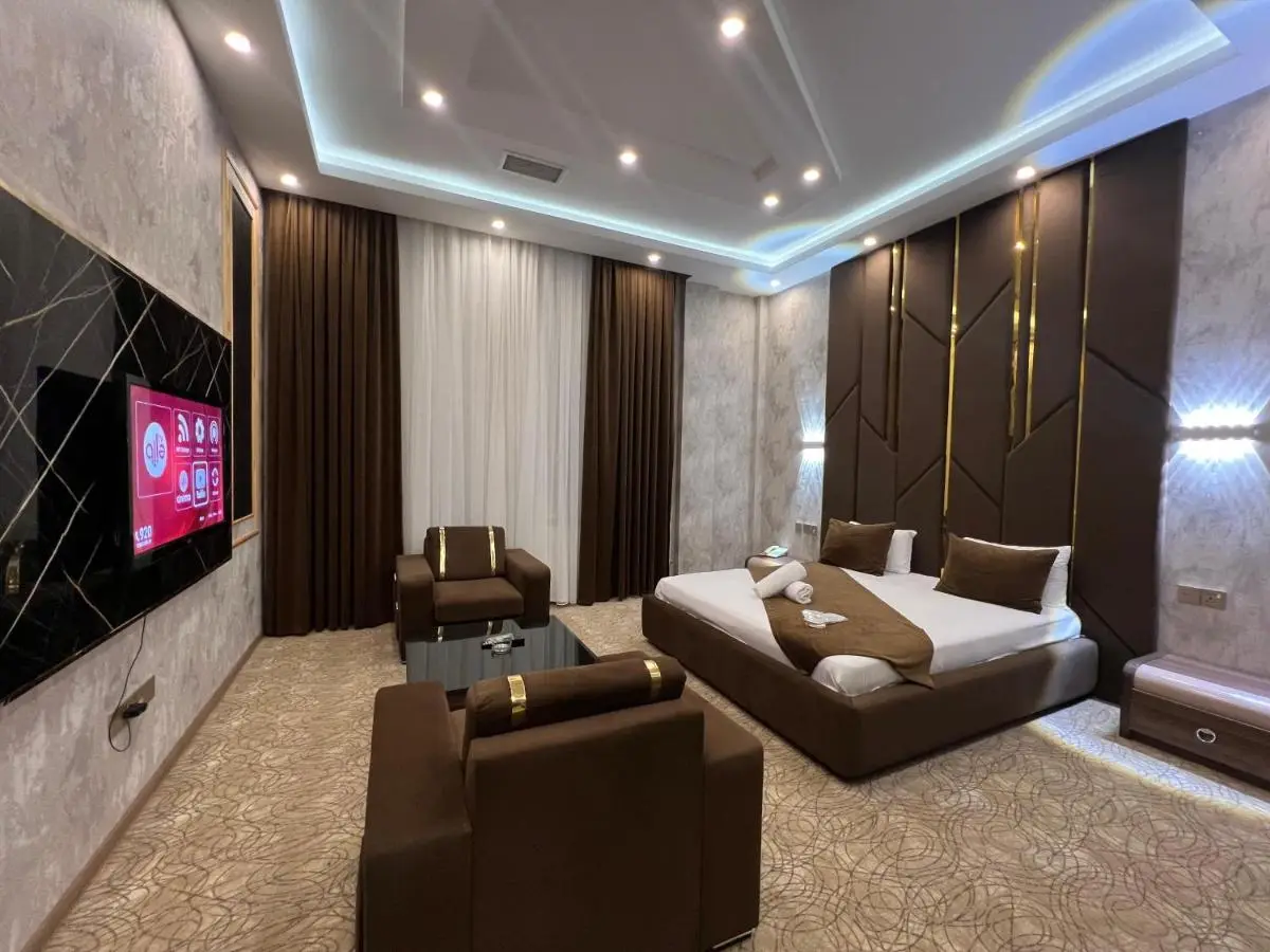 Royal Mansion Hotel