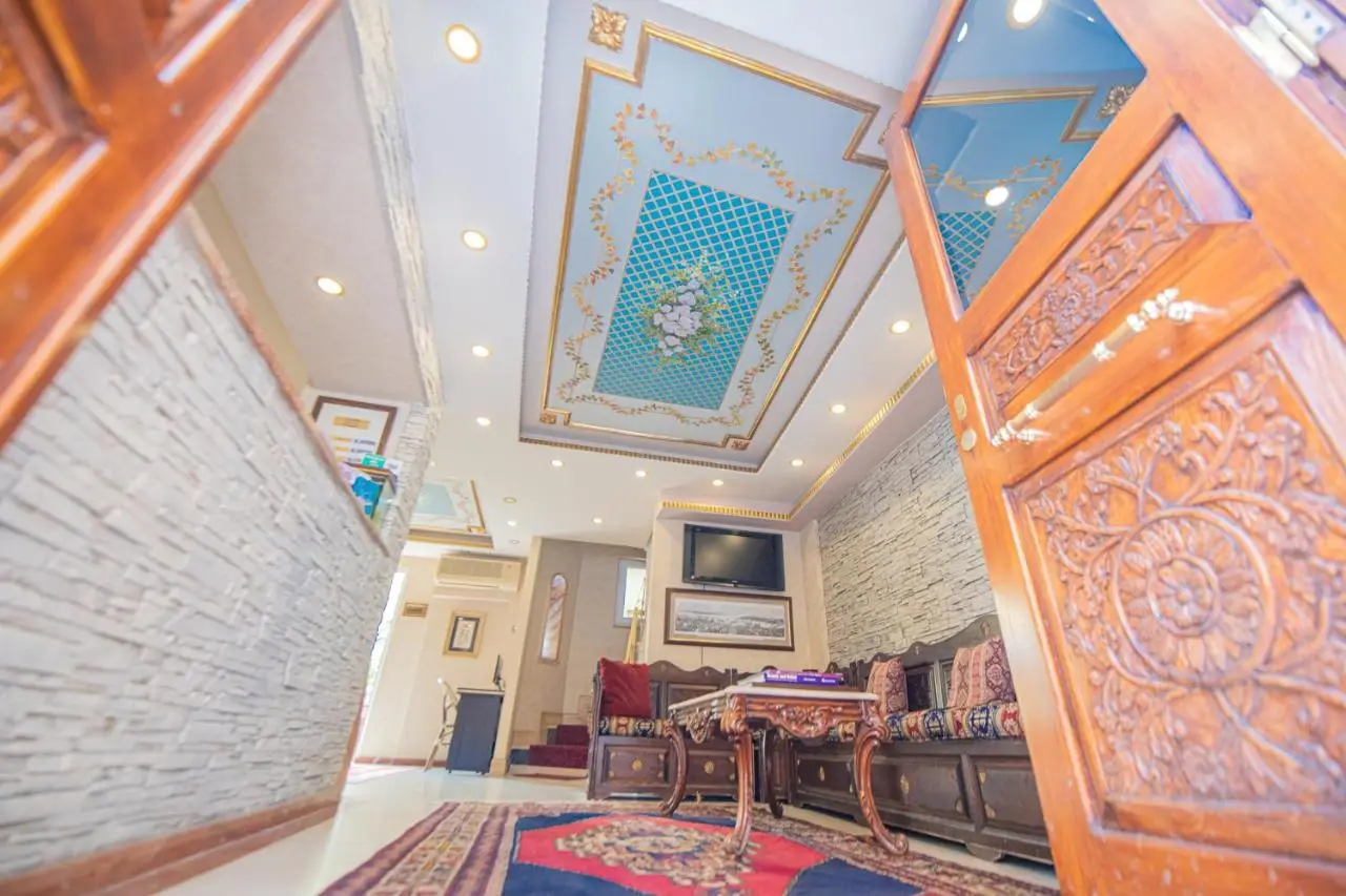 Kaftan Hotel