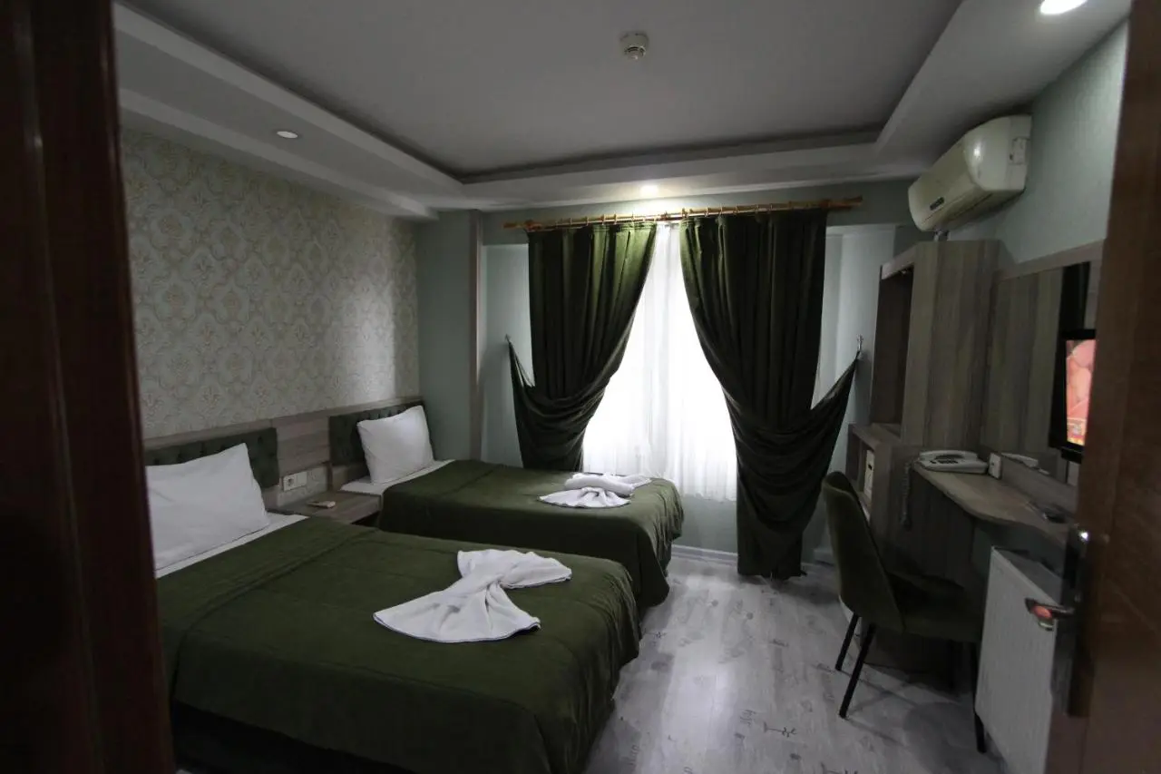 Kaya Madrid Hotel