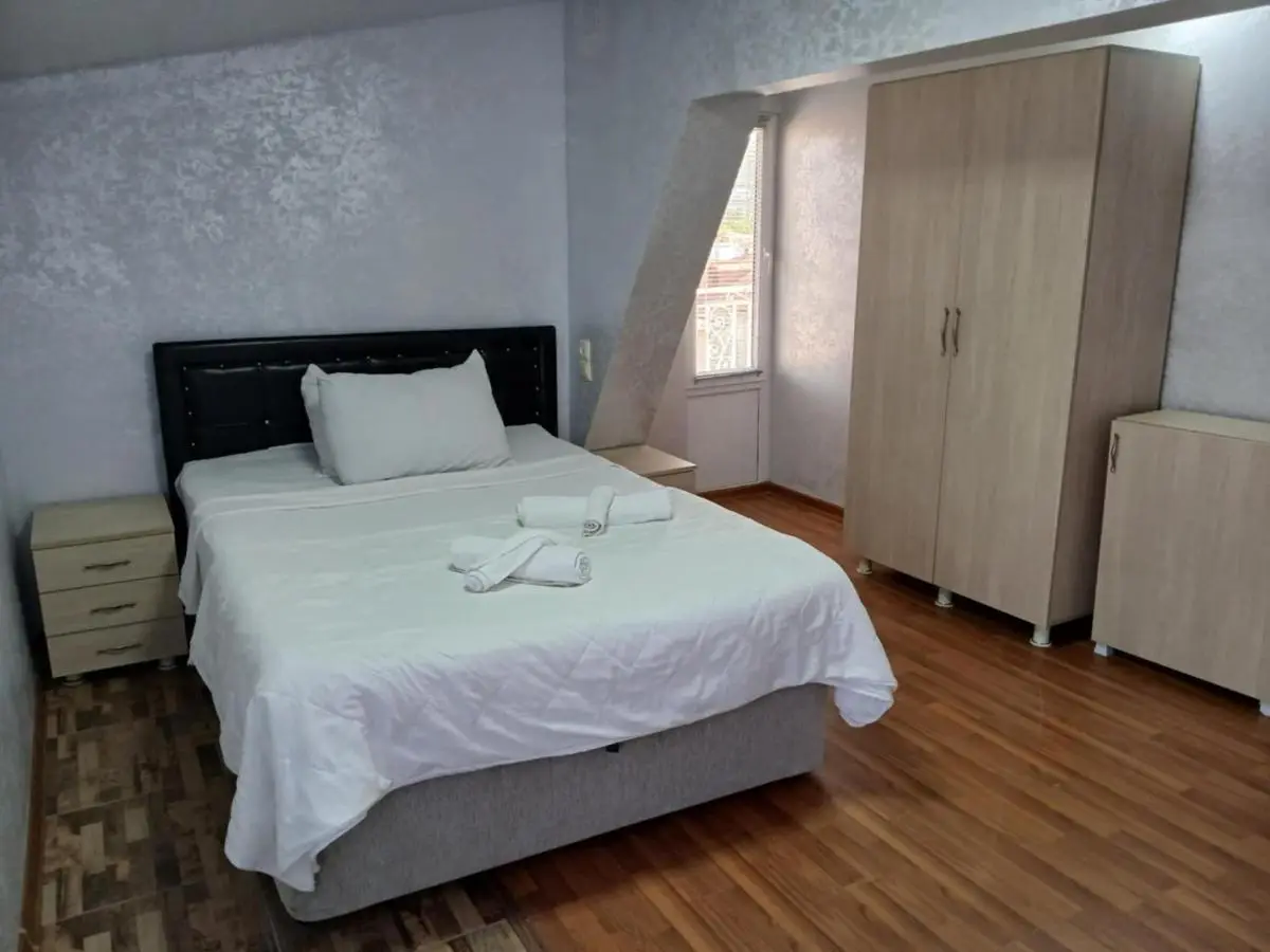 mano guest house