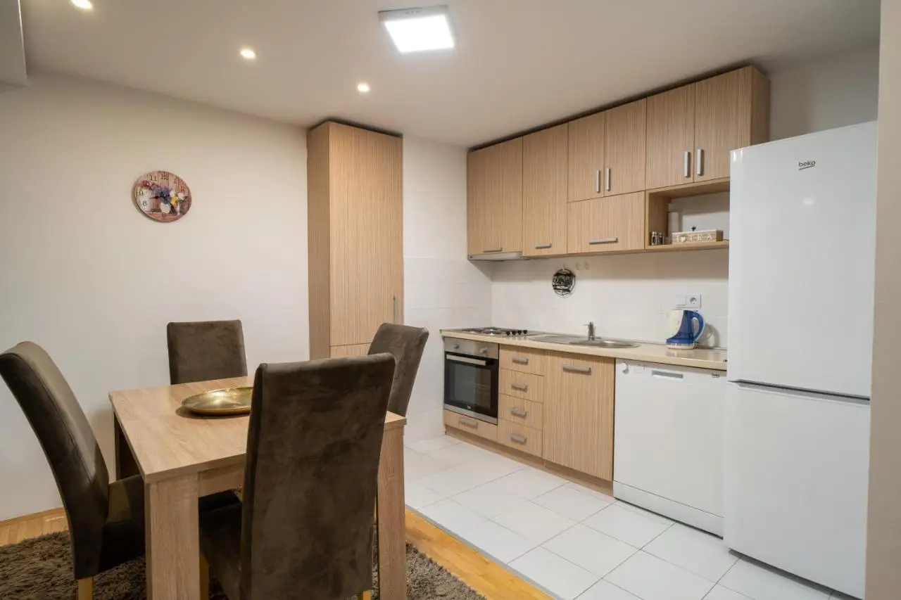 Green Riverside Apartment