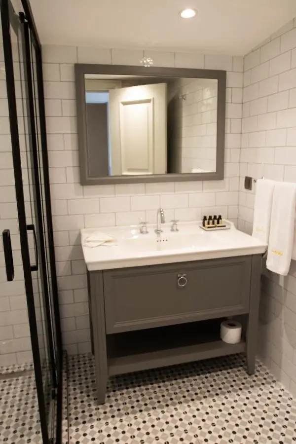 Louis Rooms