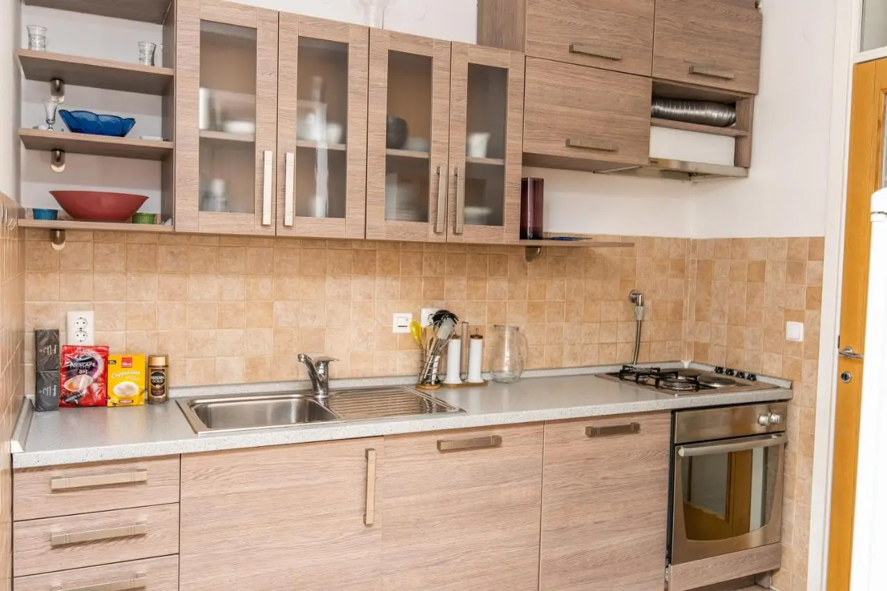 Modern 2BDR apartment in the center - FREE PARKING