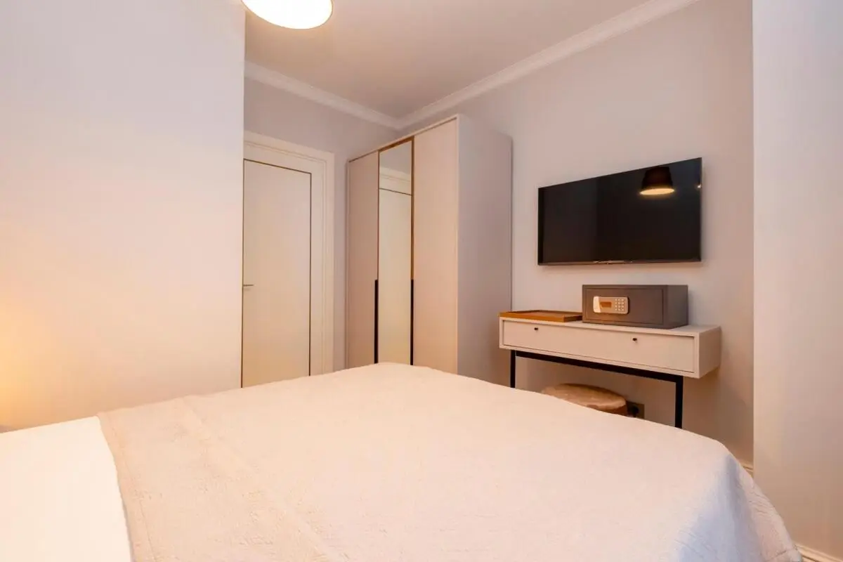 One-Bedroom Residence Apartment in Taksim