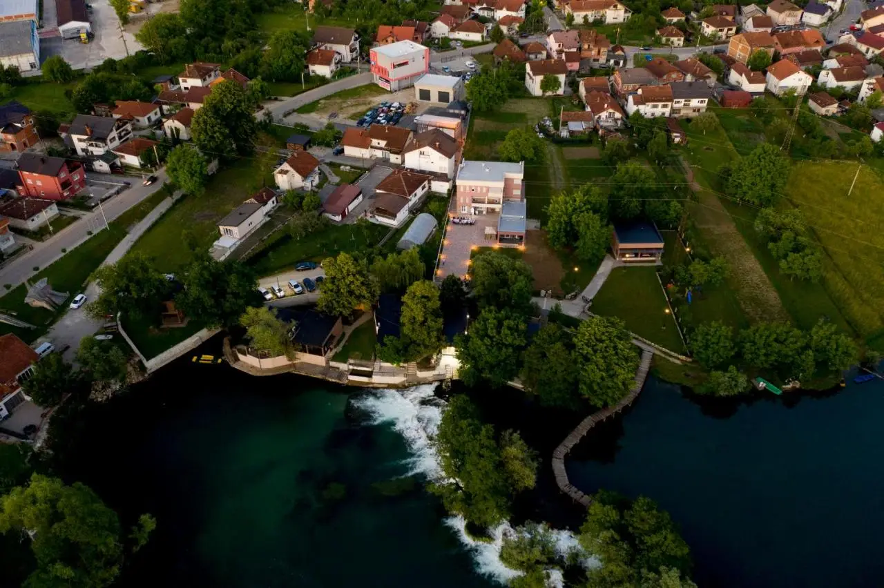 Holiday Homes Pozitiva