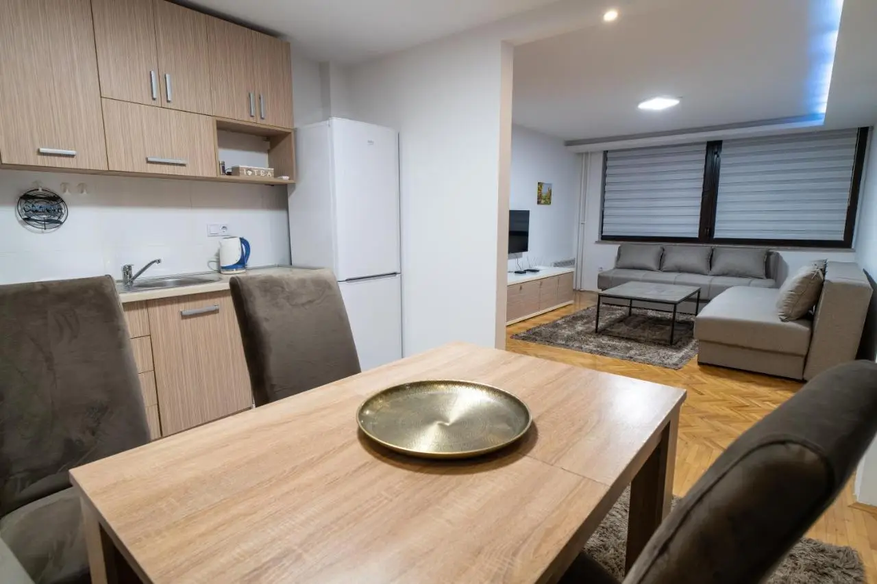 Green Riverside Apartment