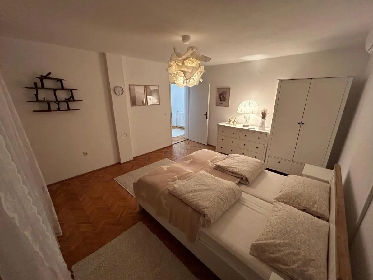 domus est alba