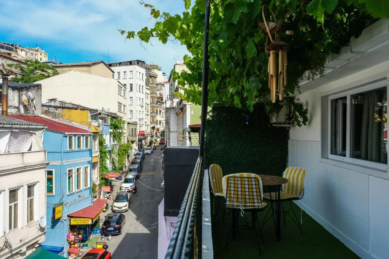 Taksim Neo Pera Suites