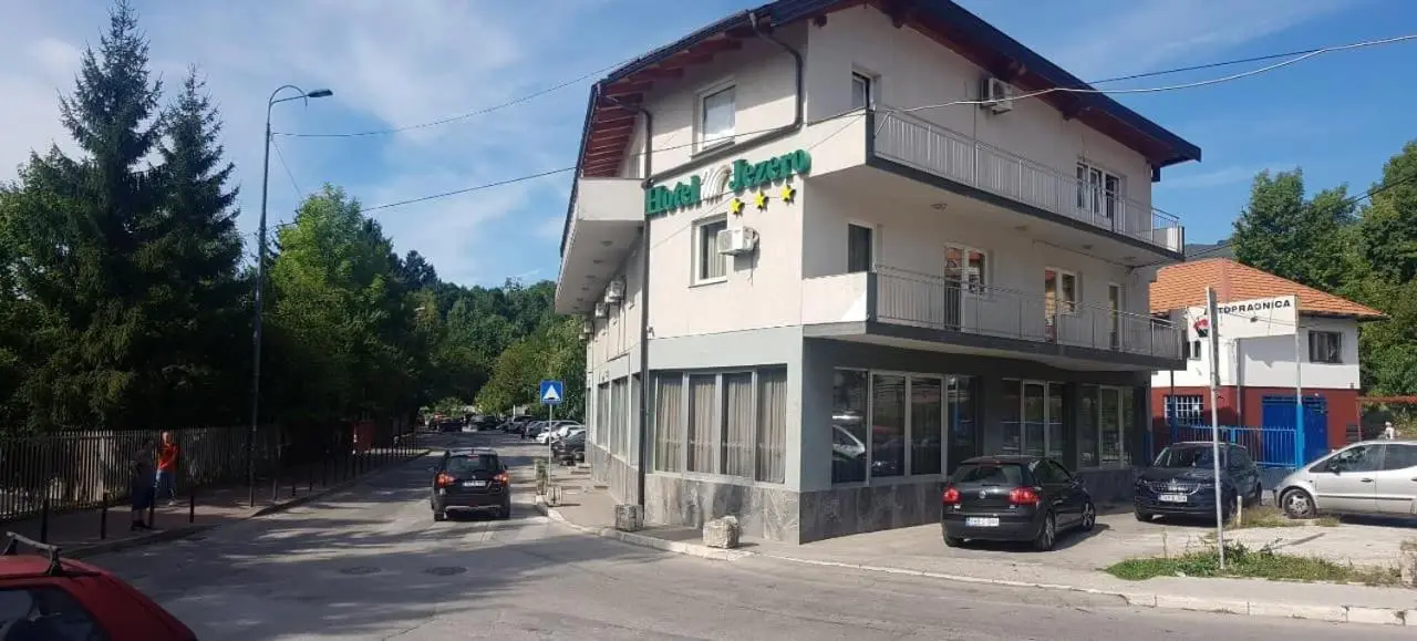Hotel Jezero