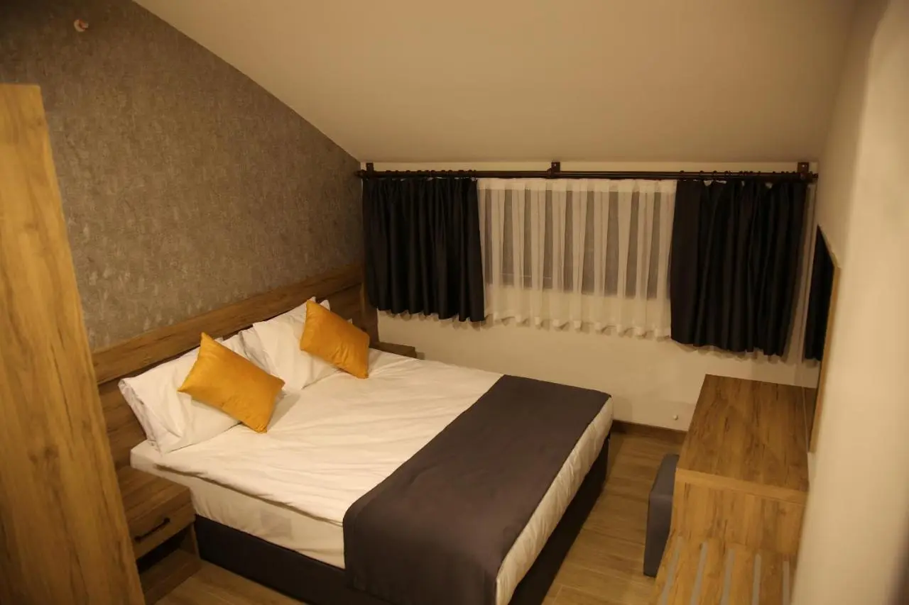 Golden World Suite Hotel