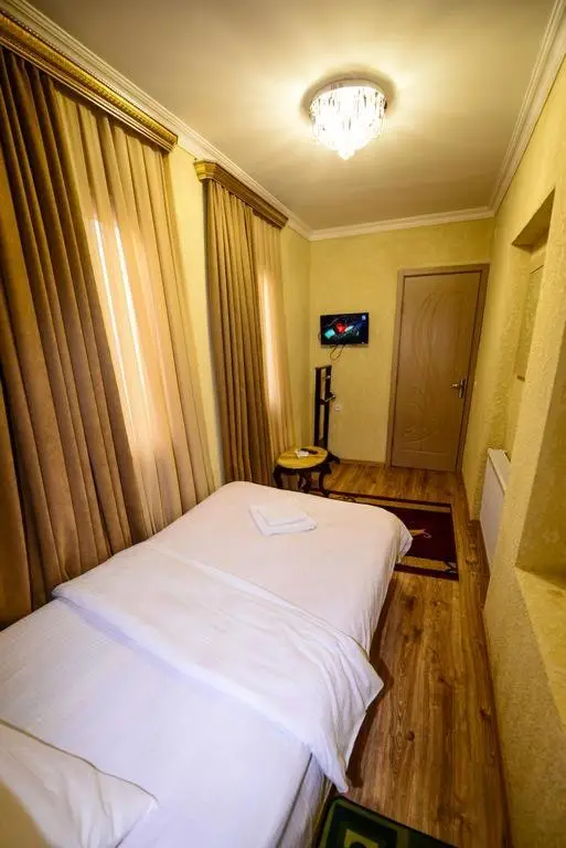 HOTEL VLADi
