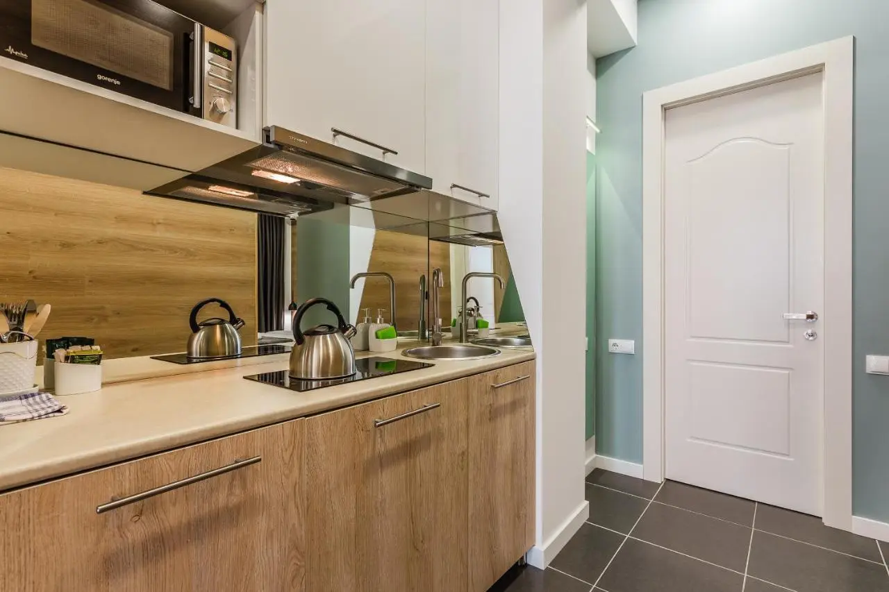8 Rooms Apartotel On Meidan